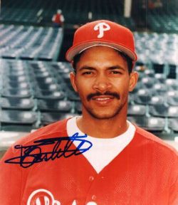 AUTOGRAPHED BRAULIO CASTILLO photo  Philadelphia Phillies