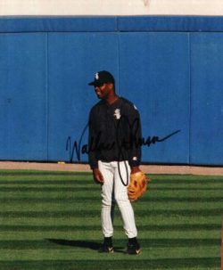 AUTOGRAPHED  photo WALLACE JOHNSON Chicago White Sox