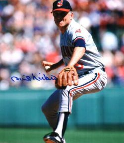 Autographed PHIL NIEKRO 8X10 Cleveland Indians photo