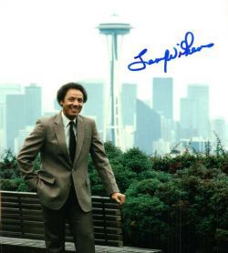 Autographed  LENNY WILKENS  SEATTLE SUPERSONICS photo