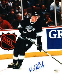 Autographed AKI BERG 8X10 Los Angeles Kings Photo