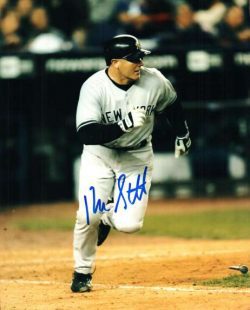 AUTOGRAPHED KELLY STINNETT photo  New York Yankees