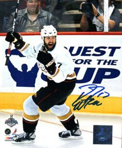 Autographed DUSTIN PENNER Anaheim Ducks Photo