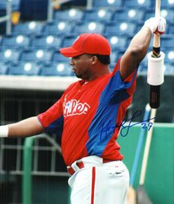 AUTOGRAPHED HECTOR LUNA photo  Philadelphia Phillies