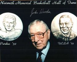 Autographed JOHN WOODEN 8x10 UCLA Bruins photo