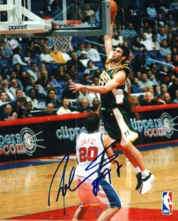 Autographed VLADIMIR RADMANOVIC Seattle Super Sonics photo