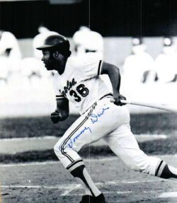 AUTOGRAPHED TOMMY DAVIS photo  Baltimore Orioles