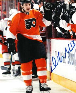 Autographed DAN CARCILLO 8X10 photo - Philadelphia Flyers