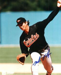 AUTOGRAPHED MIKE FLANAGAN 8X10 Baltimore Orioles Photo