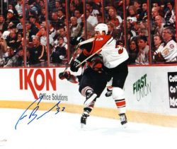 Autographed CRAIG BERUBE 8X10 photo - Philadelphia Flyers