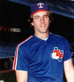 AUTOGRAPHED  photo DAVE HOSTETLER Texas Rangers