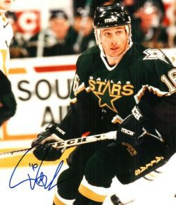 Autographed PAT VERBEEK 8X10 Dallas Stars  Photo