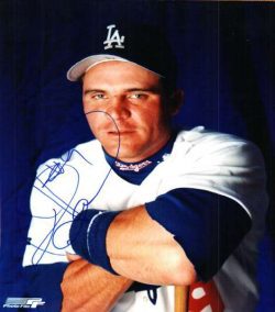 AUTOGRAPHED TODD HUNDLEY 8X10 Los Angeles Dodgers photo
