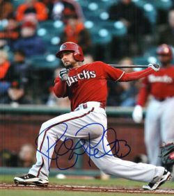 Autographed RYAN ROBERTS 8X10 Arizona Diamondbacks Photo
