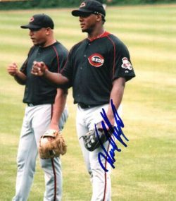 AUTOGRAPHED WILY MO PENA 8X10 Cincinnati Reds Photo