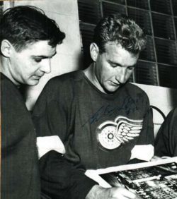 Autographed GLEN SKOV Detroit Red Wings Photo