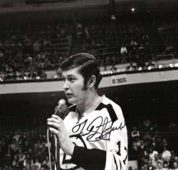 Autographed FRED STANFIELD Boston Bruins  Photo