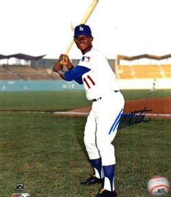 AUTOGRAPHED MANNY MOTA Los Angeles Dodgers photo