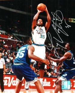 Autographed LOY VAUGHT photo - DETROIT PISTONS