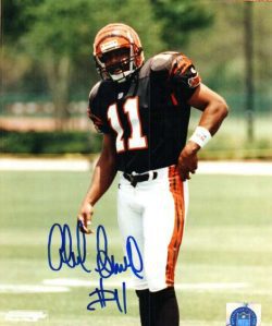 Autographed AKILI SMITH 8X10 Photo - Cincinnati Bengals