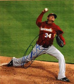 AUTOGRAPHED FELIX HERNANDEZ 8X10 Seattle Mariners Photo