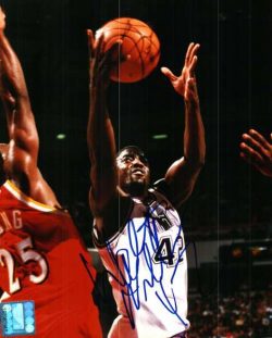 Autographed WALT WILLIAMS Kings Photo