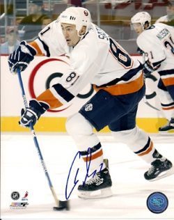 Autographed MIROSLAV SATAN New York Islanders Photo