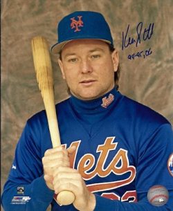 AUTOGRAPHED KELLY STINNETT New York Mets photo