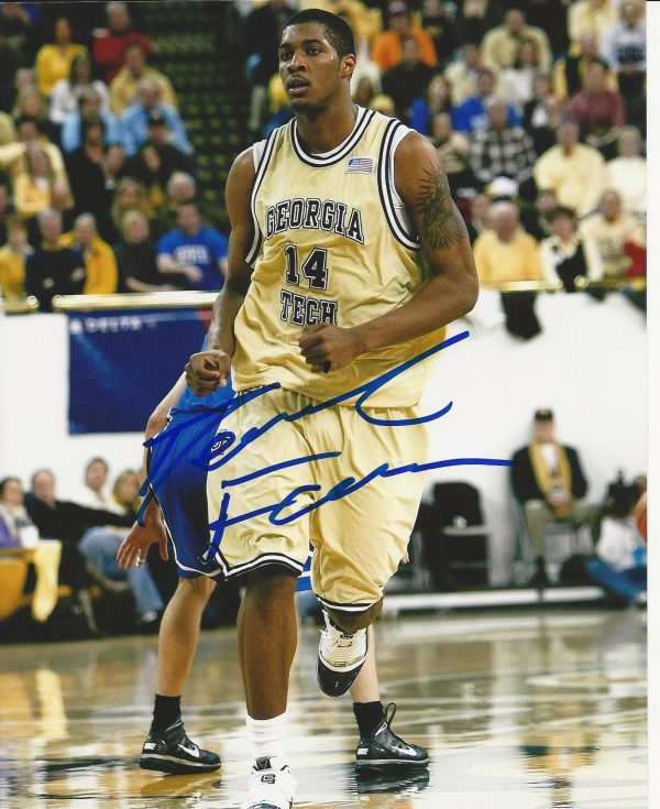 Autographed Derrick Favors Georgia Tech 8x10 Photo