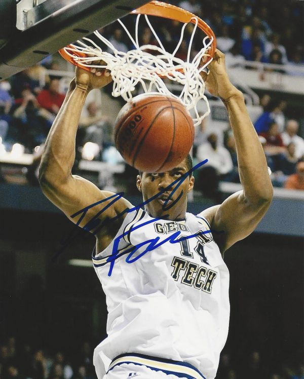 Autographed Derrick Favors Georgia Tech Yellow Jackets 8x10 Photo