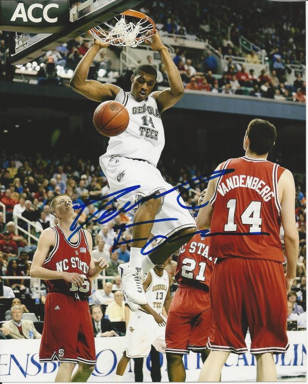Autographed Derrick Favors Georgia Tech Yellow Jackets 8x10 Photo