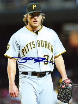 Autographed Daniel McCutchen  8X10 Pittsburgh Pirates Photo