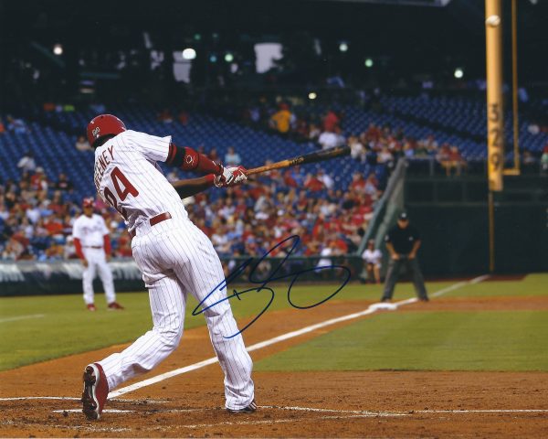 AUTOGRAPHED DARNELL SWEENEY 8X10 Philadelphia Phillies Photo