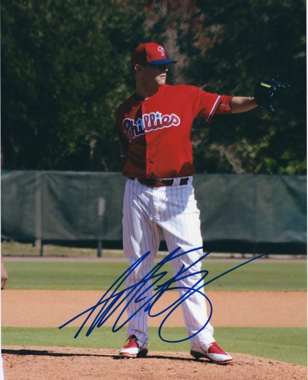 AUTOGRAPHED Andrew Bailey 8X10 Philadelphia Phillies Photo