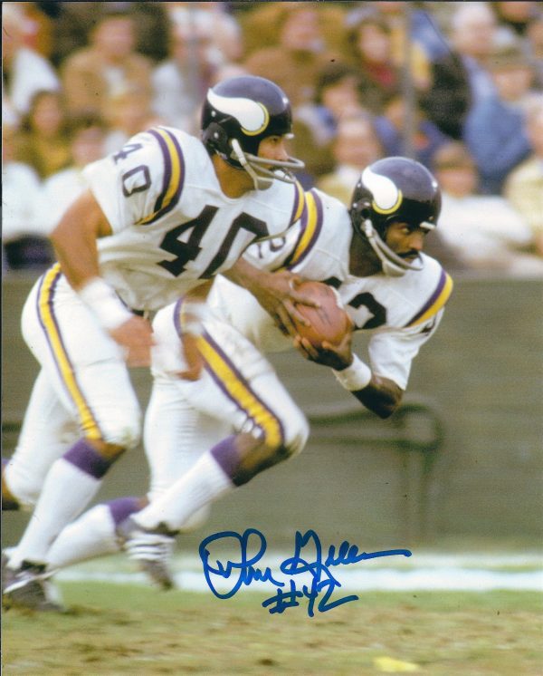 Autographed  JOHN GILLIAM 8X10 Minnesota Vikings Photo