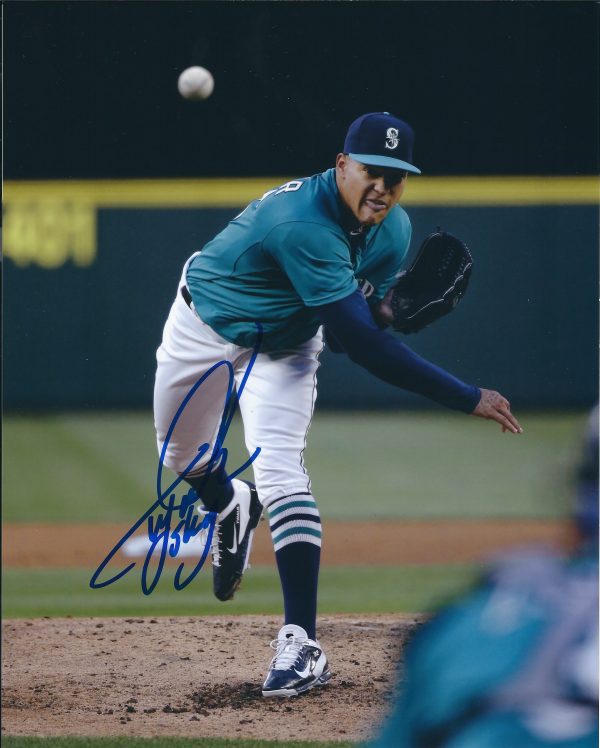 AUTOGRAPHED TAIJUAN WALKER 8X10 Seattle Mariners Photo