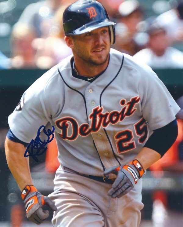 AUTOGRAPHED RYAN RABURN 8X10 Detroit Tigers Photo