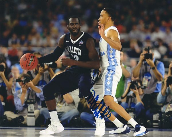 Autographed DANIEL OCHEFU 8x10 Villanova Wildcats Photo