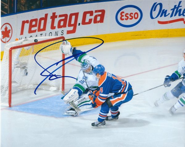 Autographed  JORDAN EBERLE 8X10 Edmonton Oilers Photo