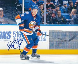 Autographed GRIFFIN REINHART  8X10 New York Islanders Photo
