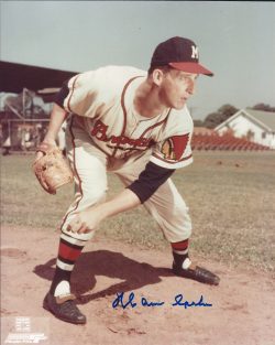 Autographed  WARREN SPAHN 8x10 Milwaukee Braves Photo