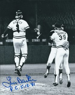 AUTOGRAPHED LEN BARKER 8X10 Cleveland Indians Photo