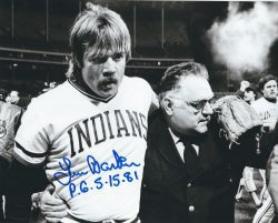 AUTOGRAPHED LEN BARKER 8X10 Cleveland Indians Photo