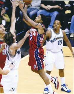 Autographed CHRIS DOUGLAS-ROBERTS 8X10 New Jersey Nets Photo