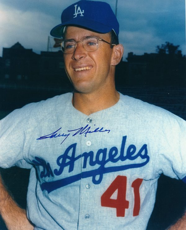 Autographed LARRY MILLER Los Angeles Dodgers 8x10 Photo - COA