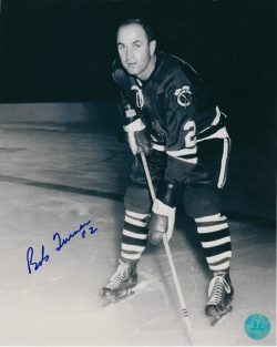 Autographed BOB TURNER Chicago Blackhawks 8X10 Chicago Blackhawks Photo