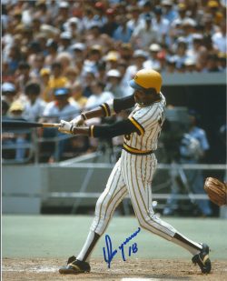 AUTOGRAPHED OMAR MORENO 8X10 Pittsburgh Pirates Photo