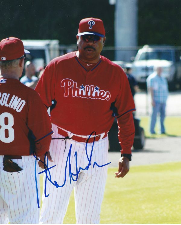 AUTOGRAPHED STEVE HENDERSON 8X10 Philadelphia Phillies Photo
