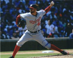 Autographed OLIVER PEREZ 8X10 Washington Nationals Photo
