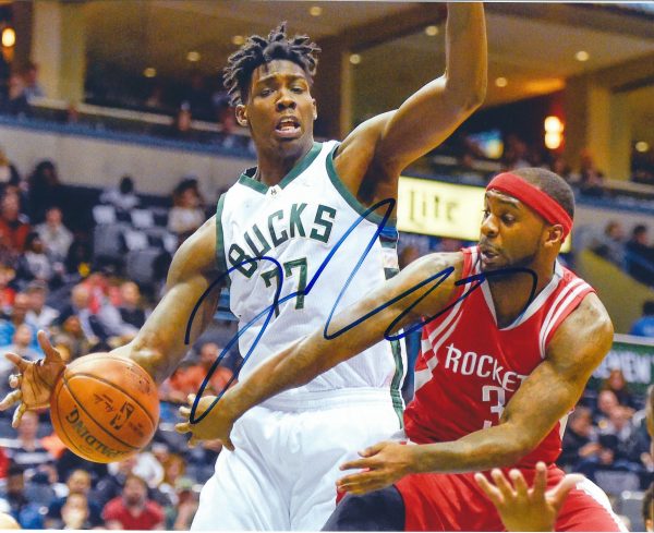 AUTOGRAPHED JOHNNY O'BRYANT  8X10 MILWAUKEE BUCKS Photo